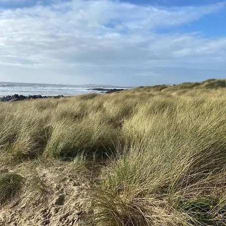 Rhosneigr Anglesey Beach Mountain Surf Llanfaelog Exterior photo