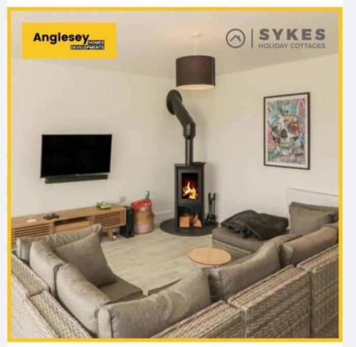 Rhosneigr Anglesey Mountain Surf Holiday home Llanfaelog